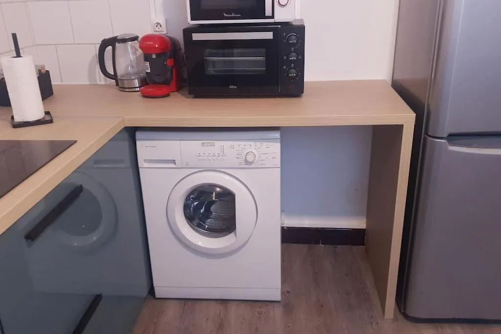 *Cosy* Spacieux * Entree Autonome* Centrale* Avignon 0*,  France
